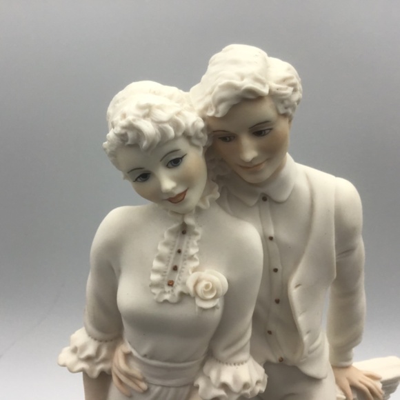 Giuseppe Armani "Together" Capodimonte porcelain figurine. Made in Italy. No box - Picture 2 of 10